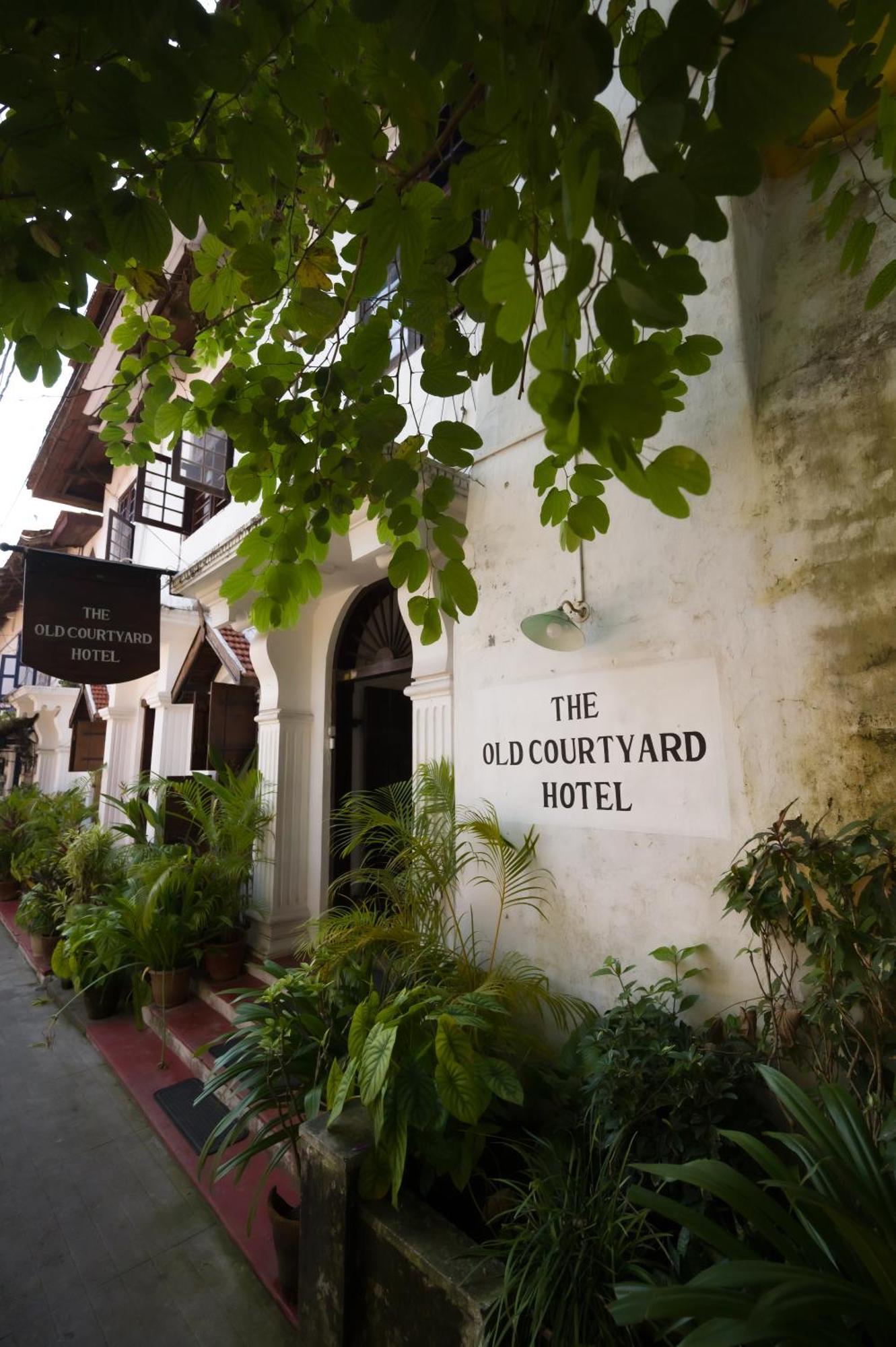 Old Courtyard Hotel Kochi Exterior photo